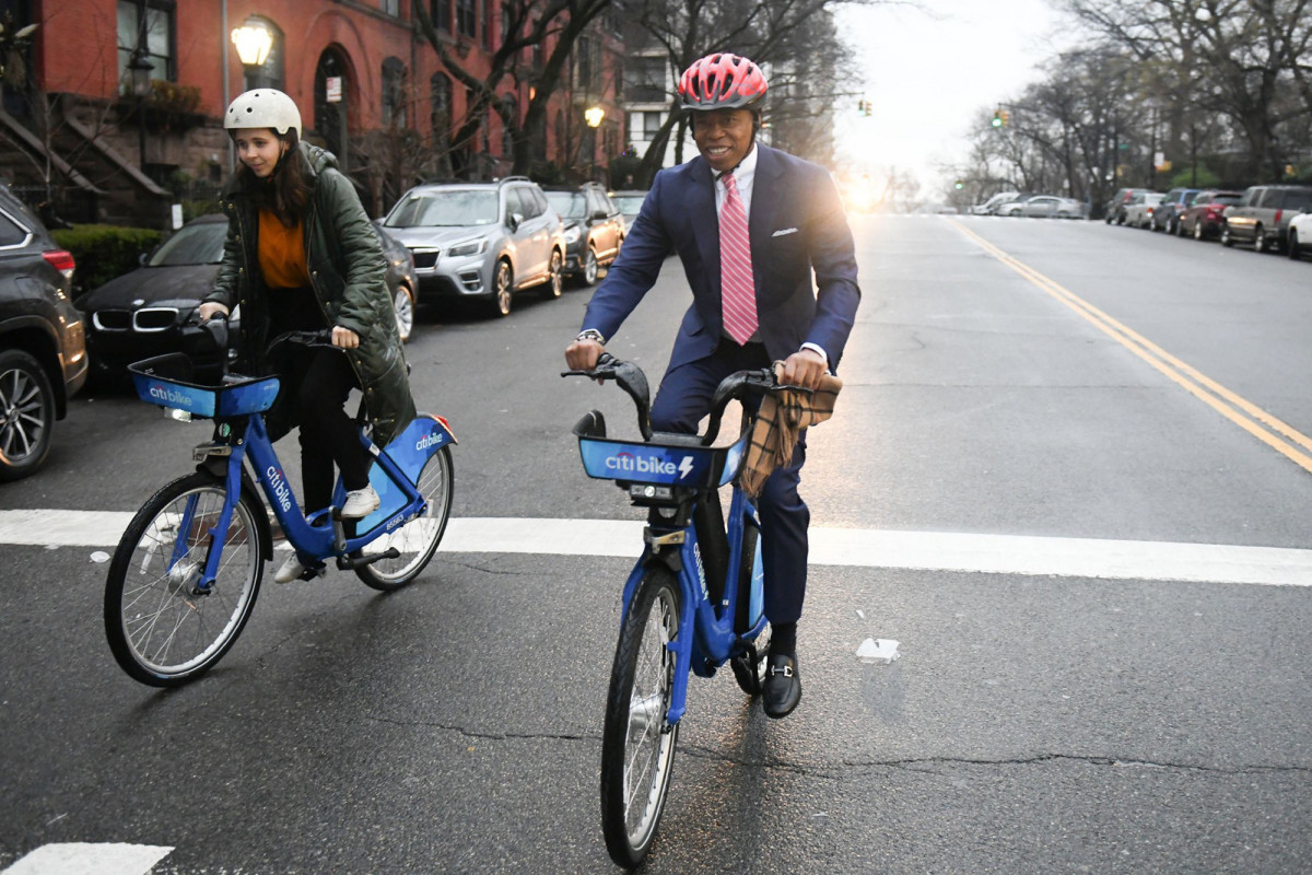 Wali Kota New York Langsung Bike to Work Usai Dilantik