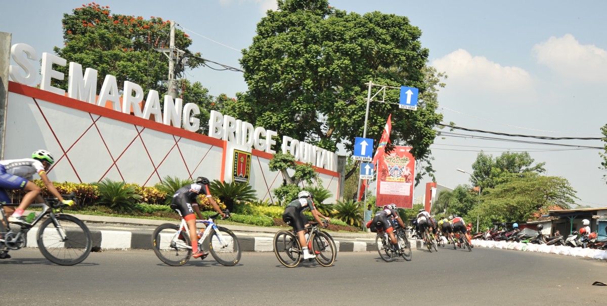 1260 Pembalap Sepeda Meriahkan Tugu Muda Race Semarang 2019