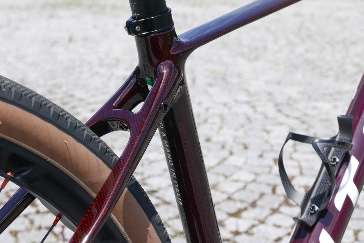Titici Flexy F-GR02, Gravel Bike dengan Top Tube Tipis 