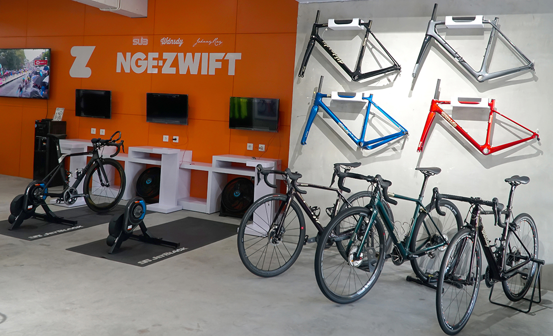Kantor Baru Wdnsdy Bike Siapa Saja Bisa Nge Zwift Mainsepeda Com